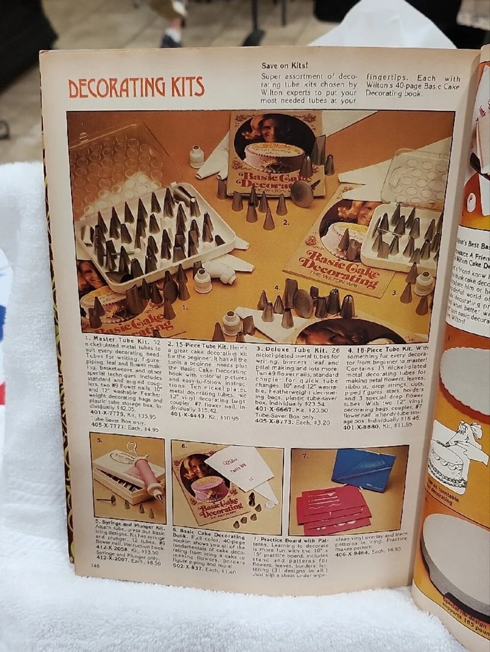 Vintage 1980 Wilton Yearbook of Cake Decorating